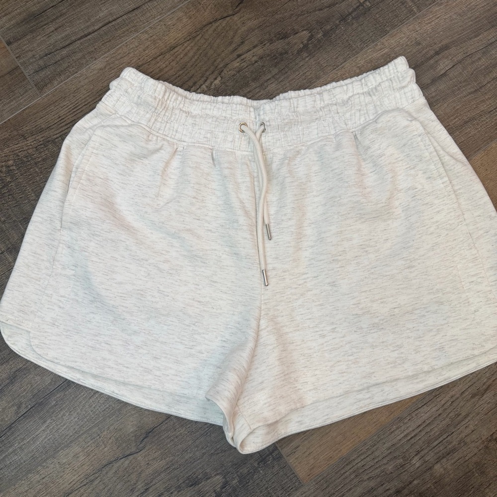 Yogalicious Scuba Monaco Short Womens L Heathered Cream Gray Athletic Active Gym